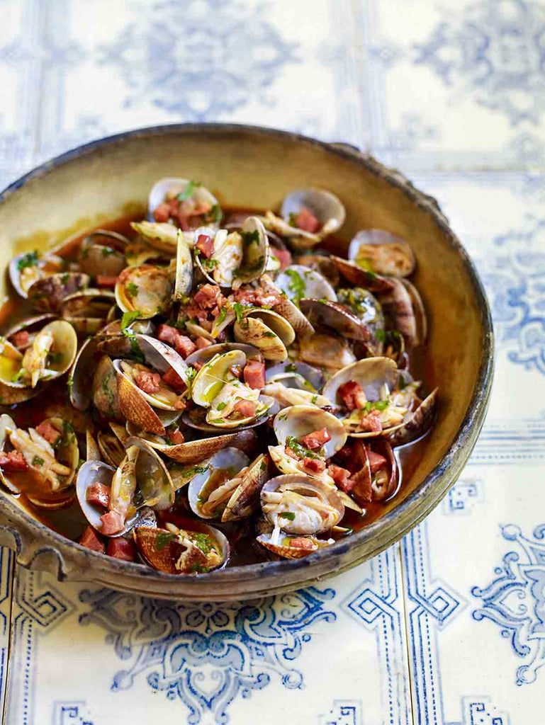 Clams with Chouriço, Garlic, and Cilantro