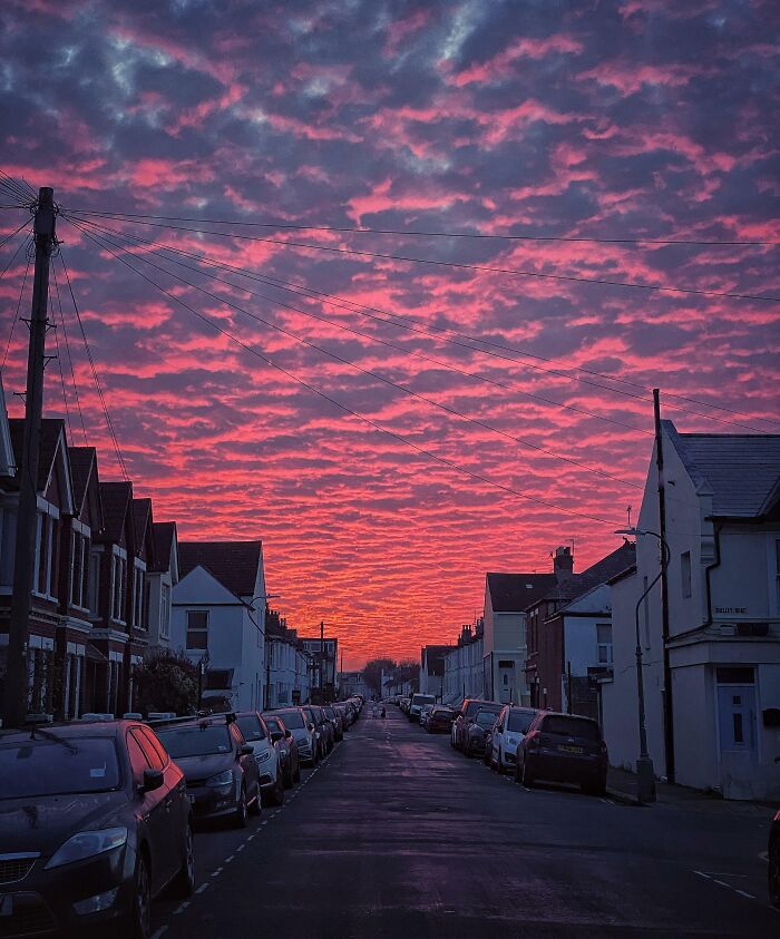 50 Interesting Pics That Show What People Have To Deal With At Work