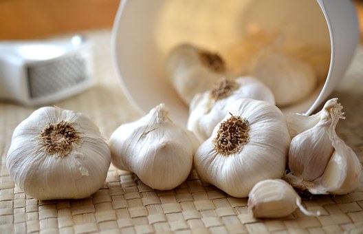 How to Cut Garlic for Greater Health Benefits