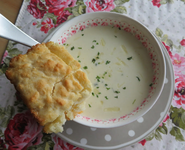 Cauliflower & Cheese Soup