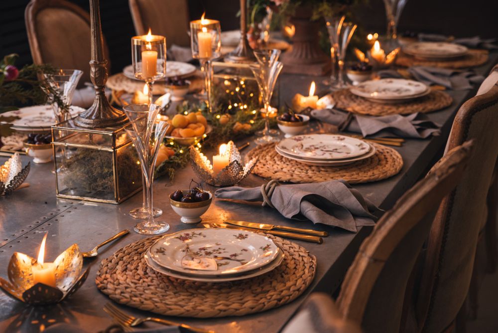 45 Christmas Table Decorations To Center Your Holiday Family Dinners